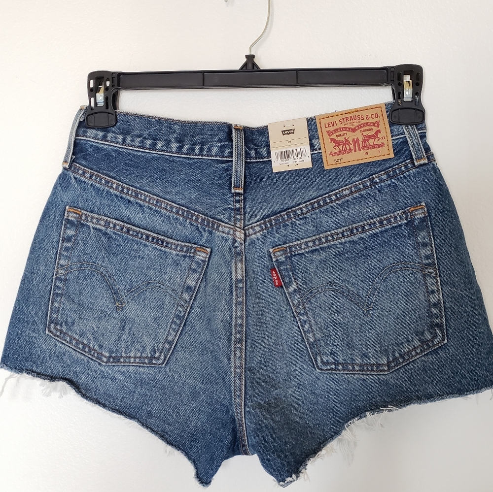 ❌SOLD❌Levi's 501 High Rise Shorts Women Size 28 Distressed 100% Cotton Summer